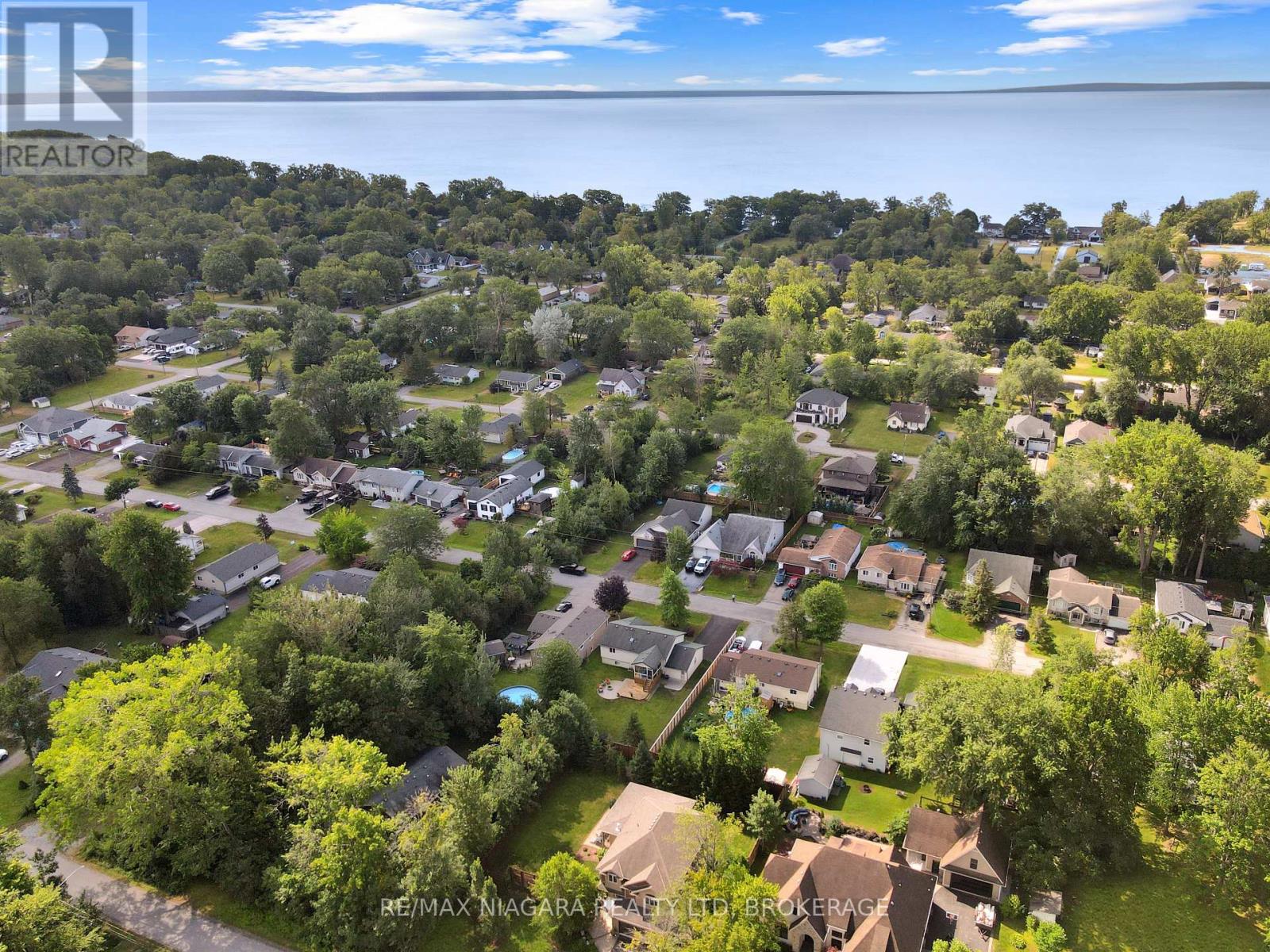 3230 BETHUNE AVENUE - 39
