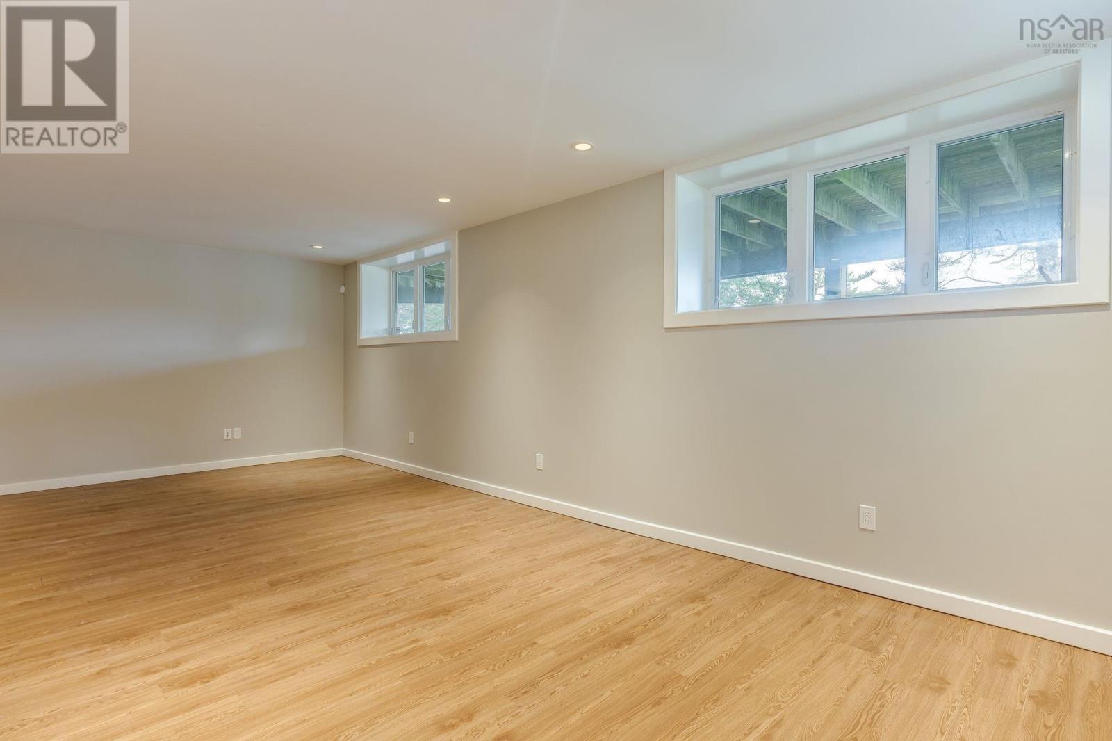 12991 Peggys Cove Road - Image 31