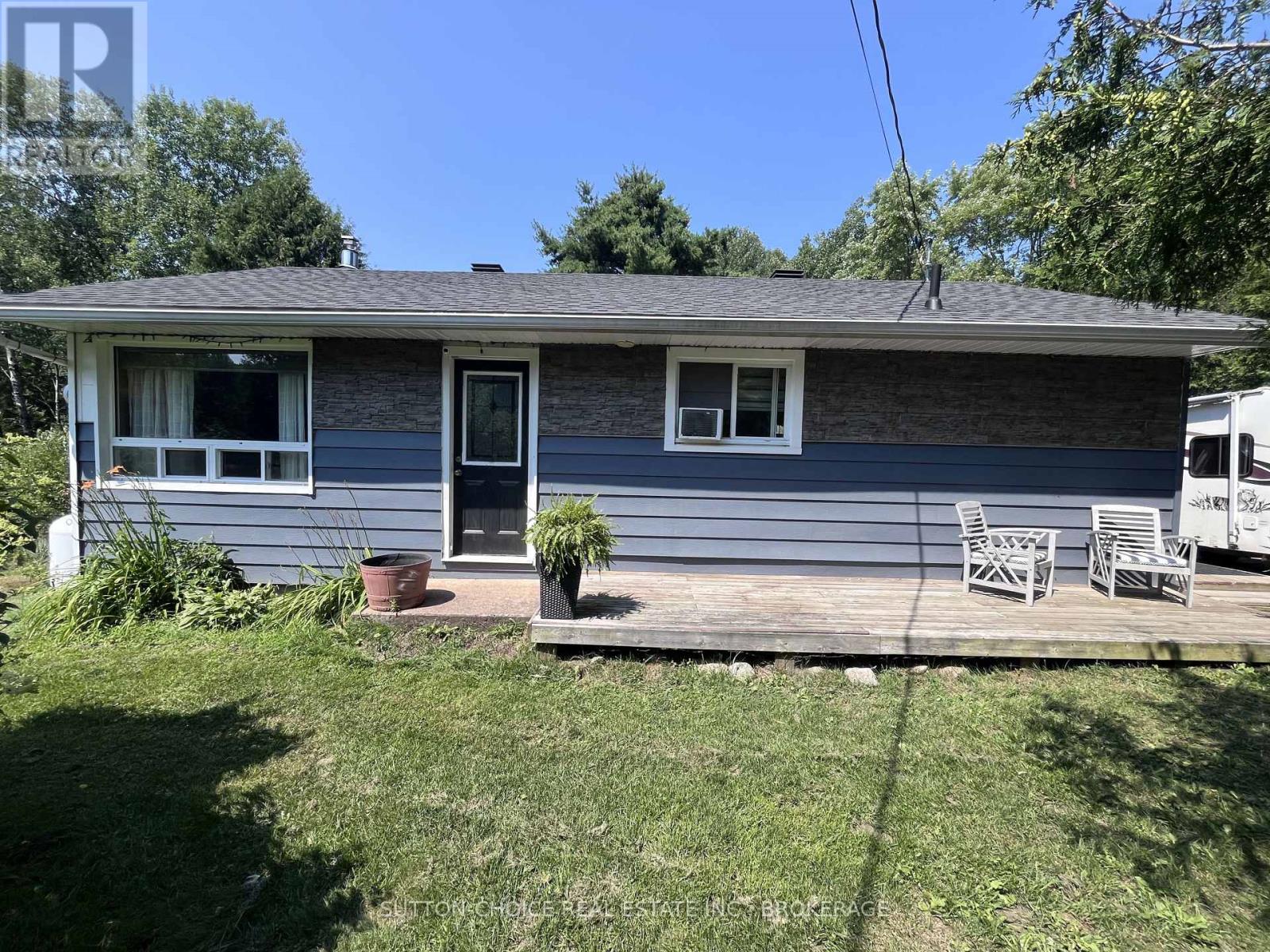 594 DERLAND ROAD - 1