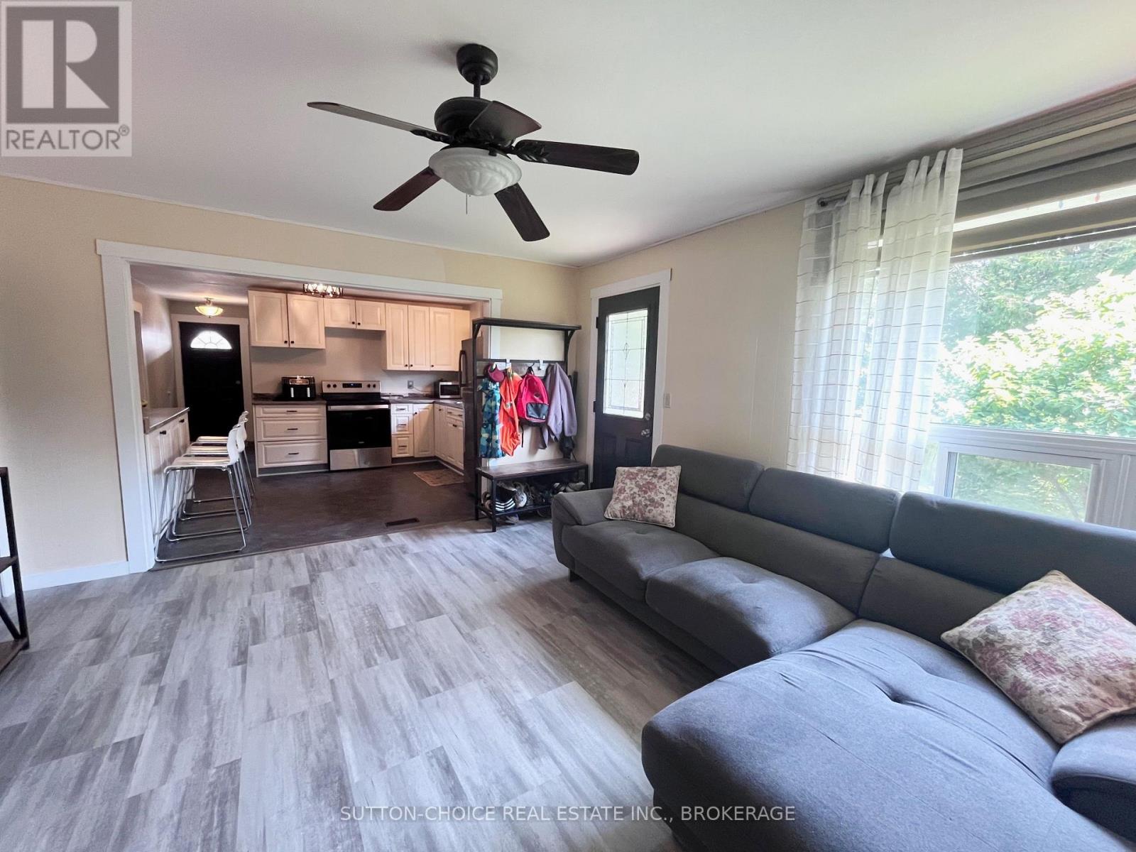 594 DERLAND ROAD - 12