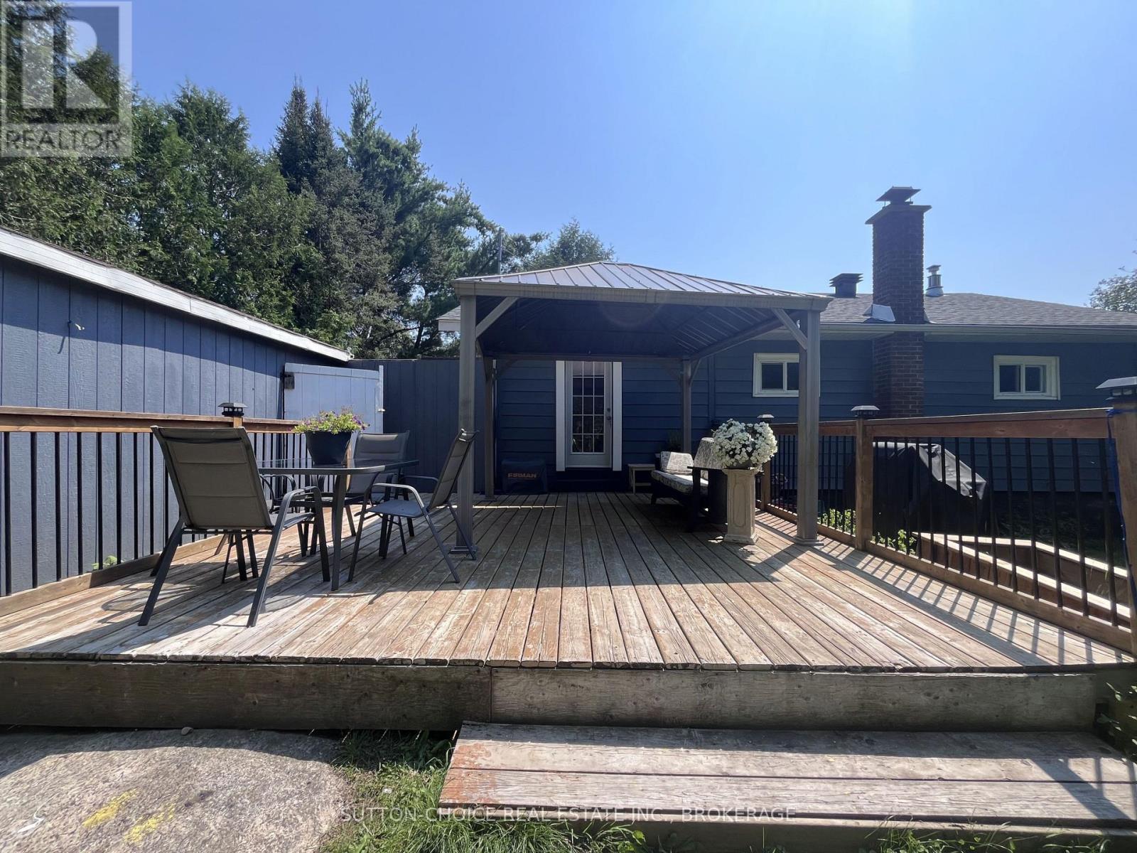 594 DERLAND ROAD - 28