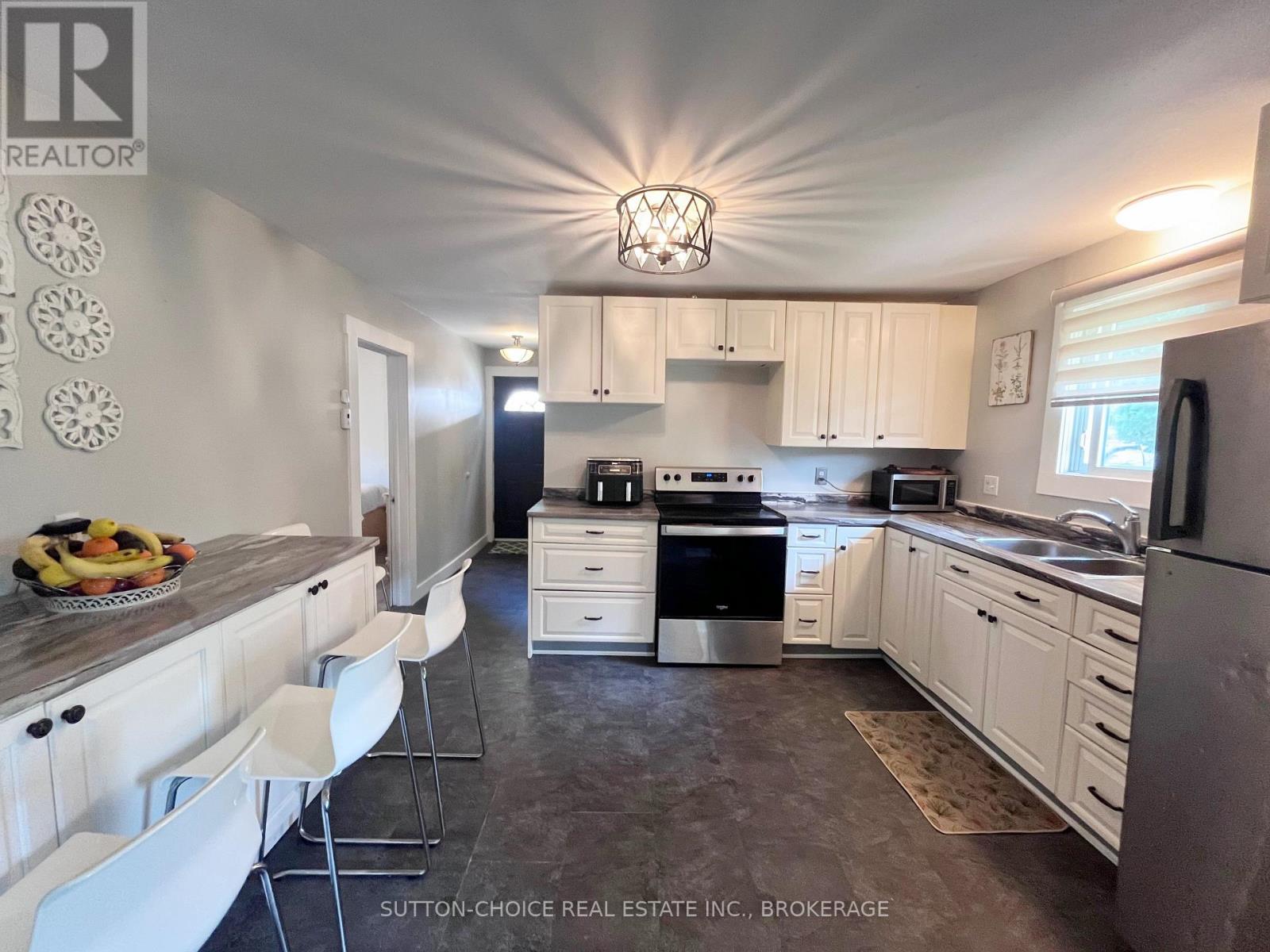 594 DERLAND ROAD - Image 6
