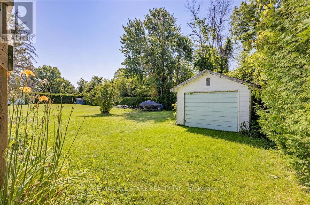 35 LAKE DRIVE E - 26