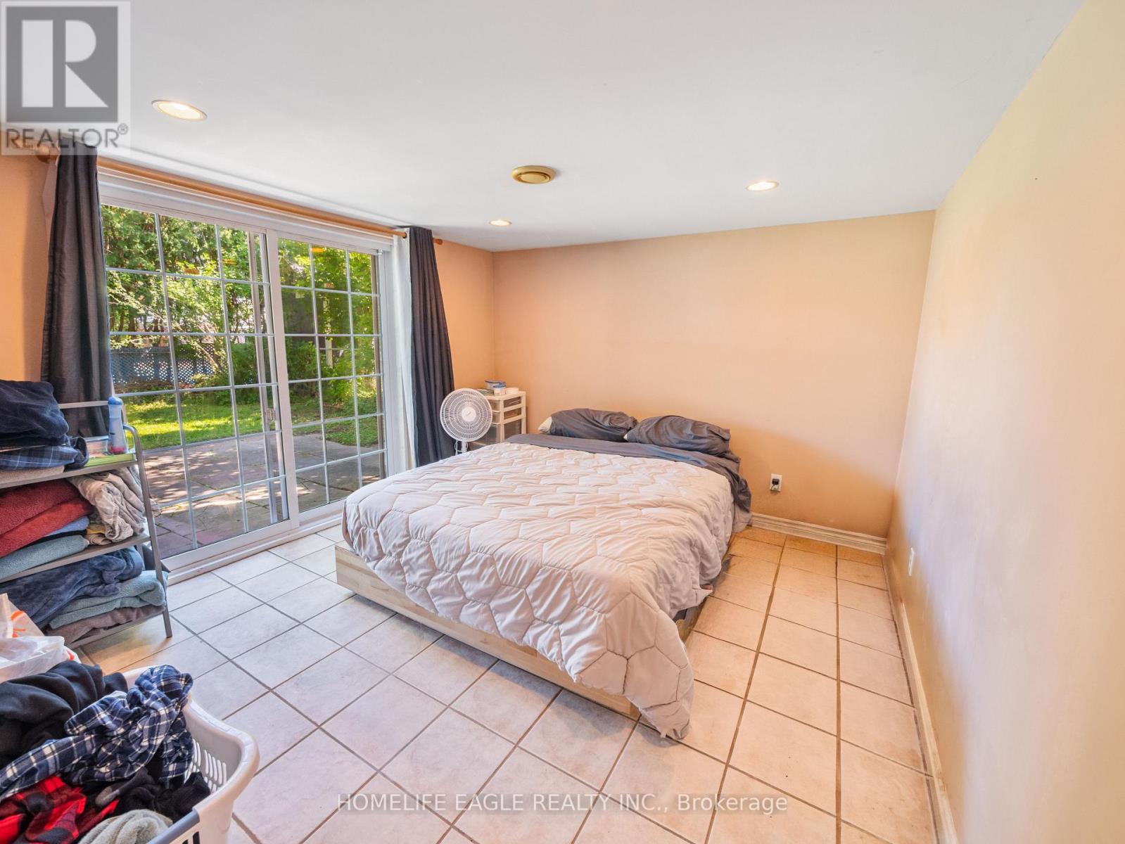 751 GREENFIELD CRESCENT - 12