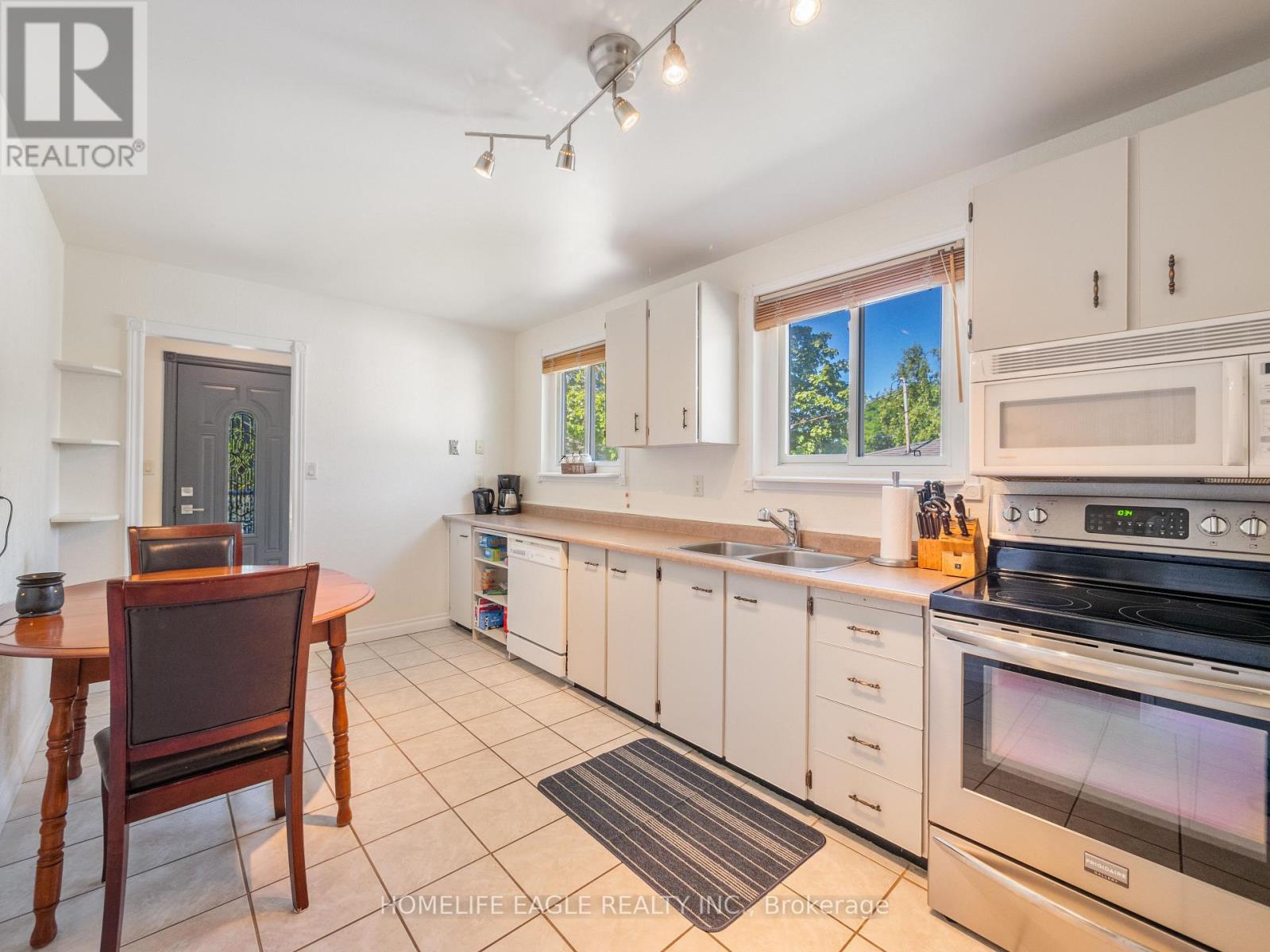 751 GREENFIELD CRESCENT - 6