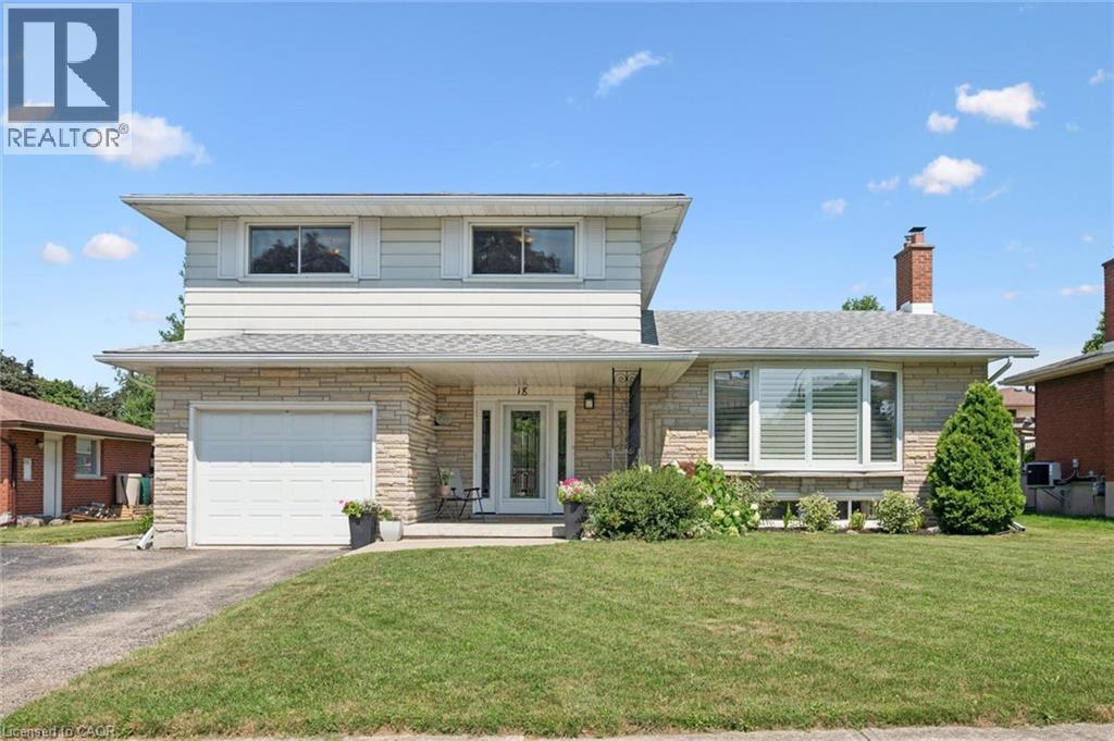 18 STRATHCONA Crescent — photo 2