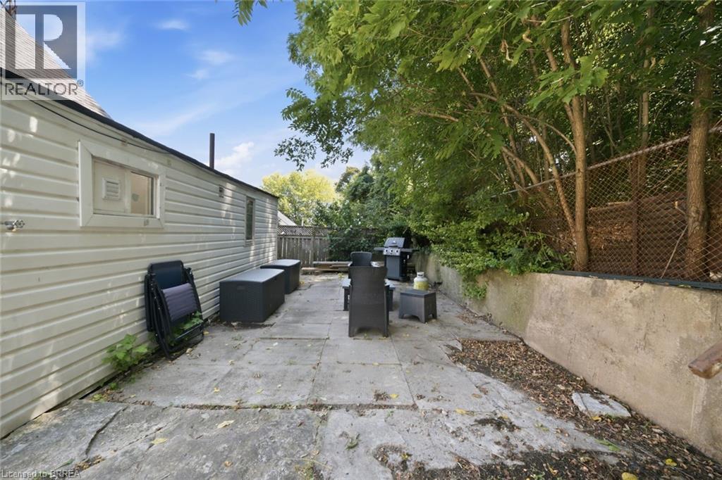 42 DUNDAS Street E - Image 26