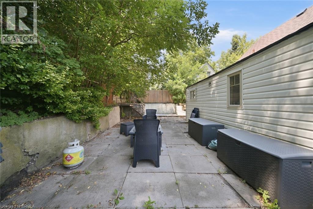 42 DUNDAS Street E - Image 28