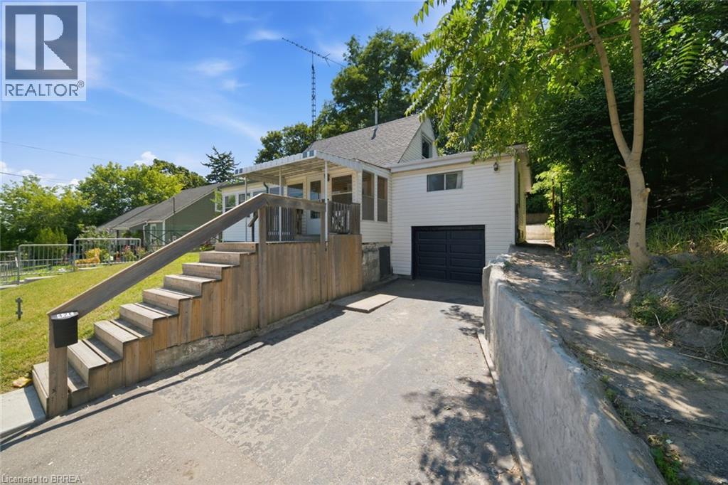 42 DUNDAS Street E - 30