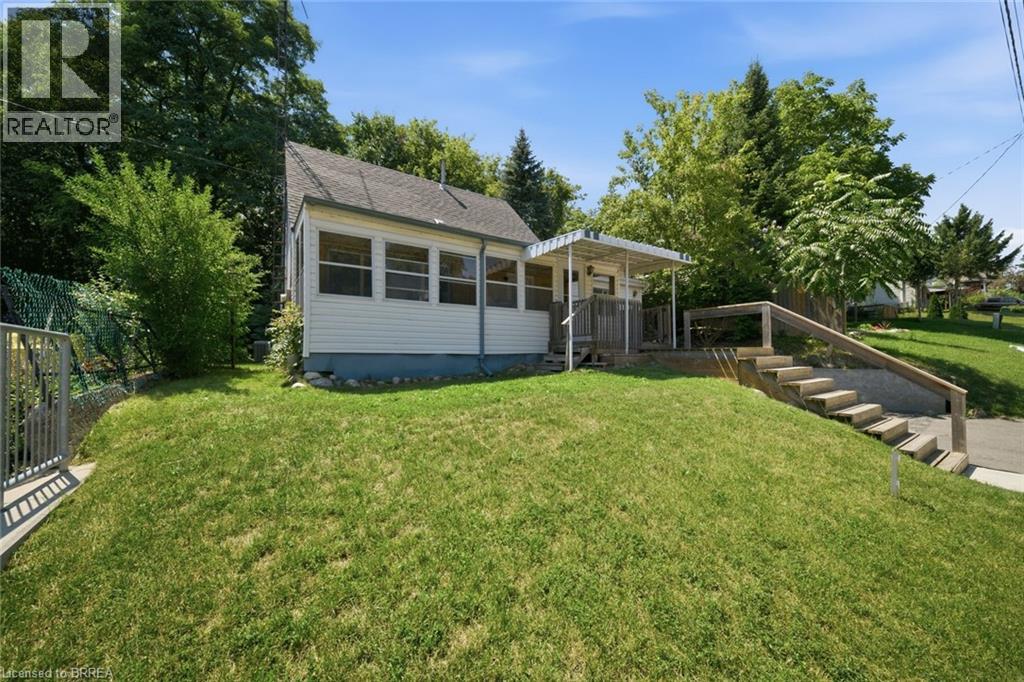 42 DUNDAS Street E - 31