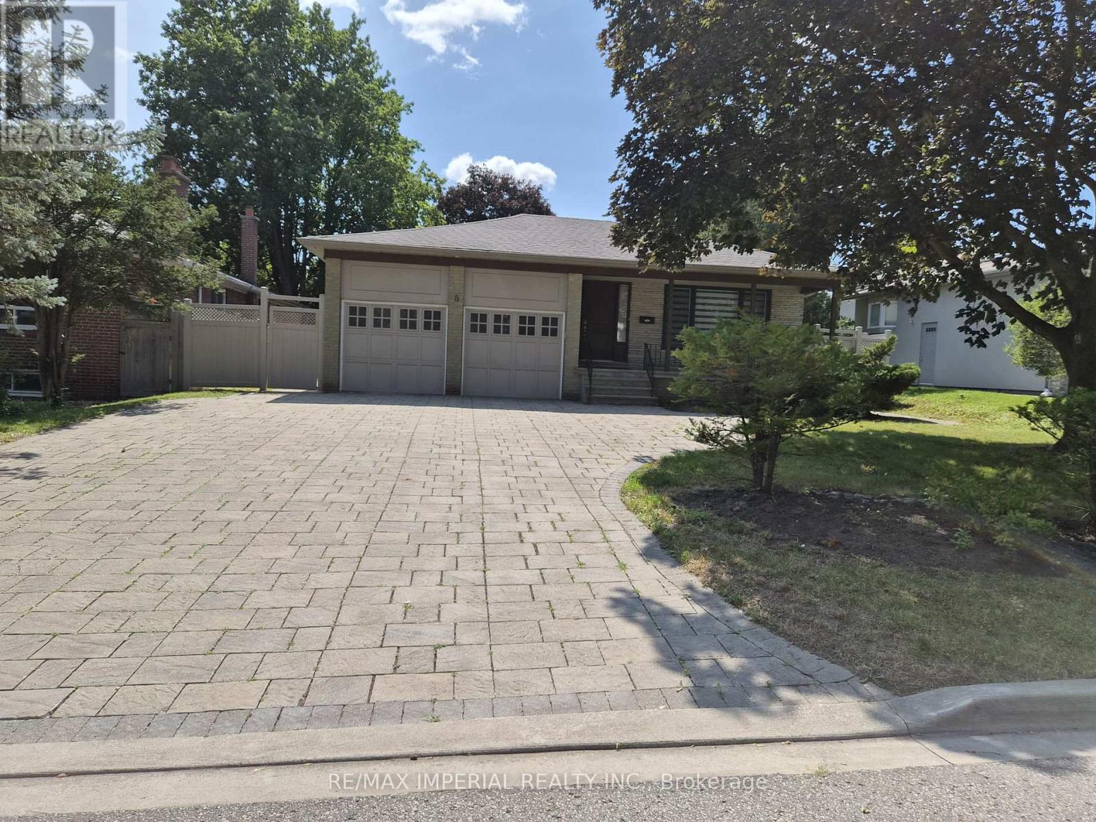 8 MULTIFLORA PLACE
