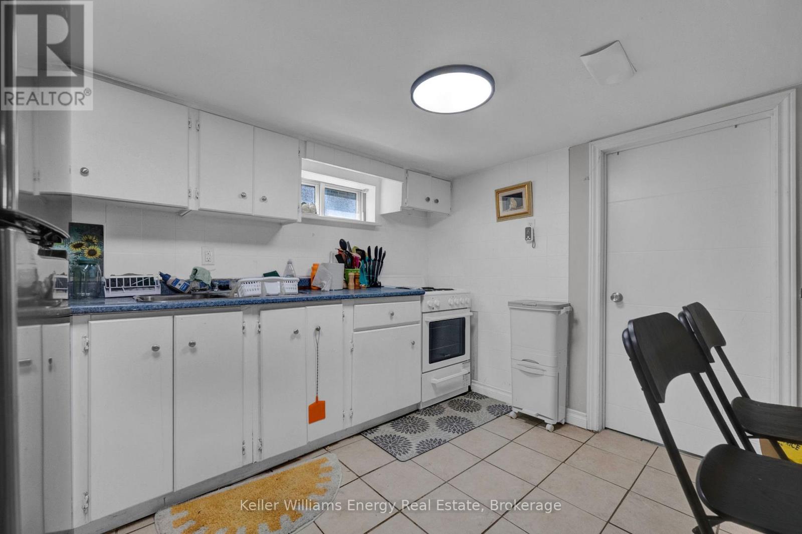 741 RITSON ROAD S - 21