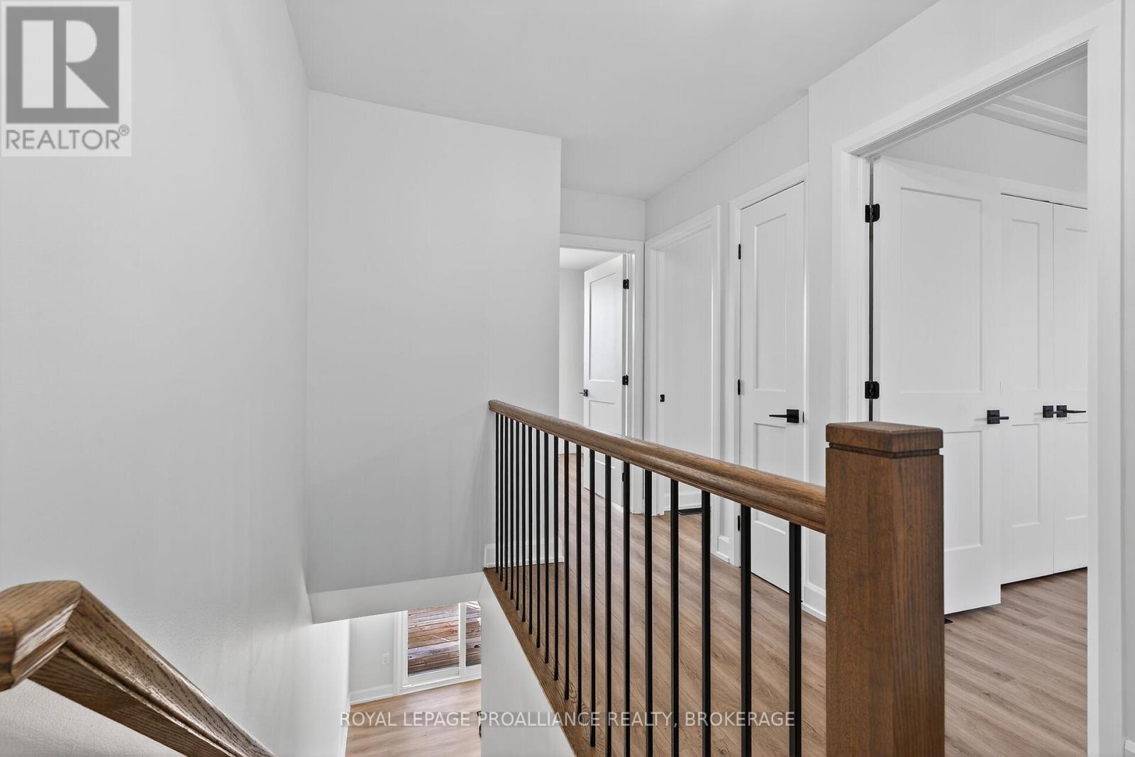 957 OAKVIEW AVENUE - Image 15
