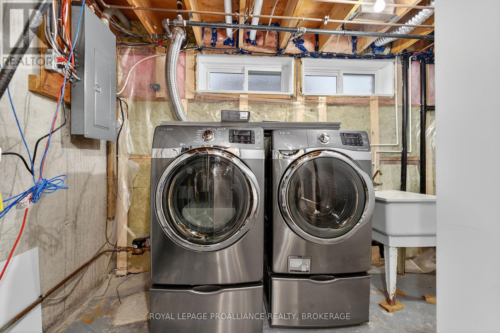 957 OAKVIEW AVENUE - Image 28