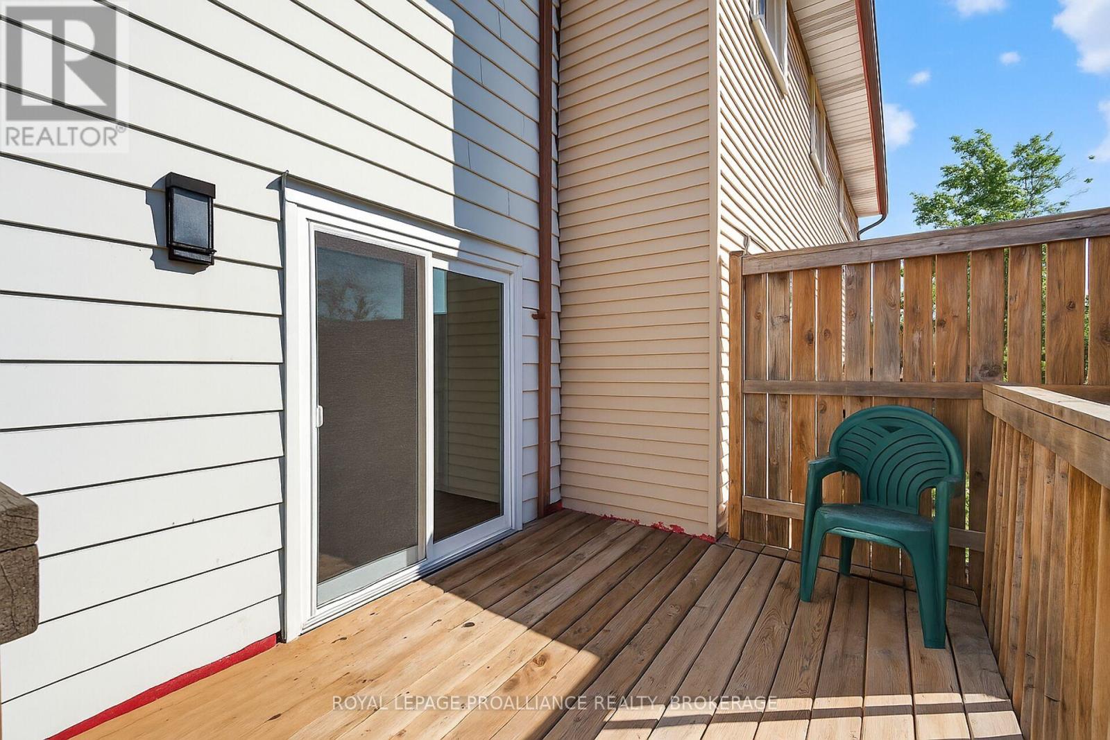 957 OAKVIEW AVENUE - 32