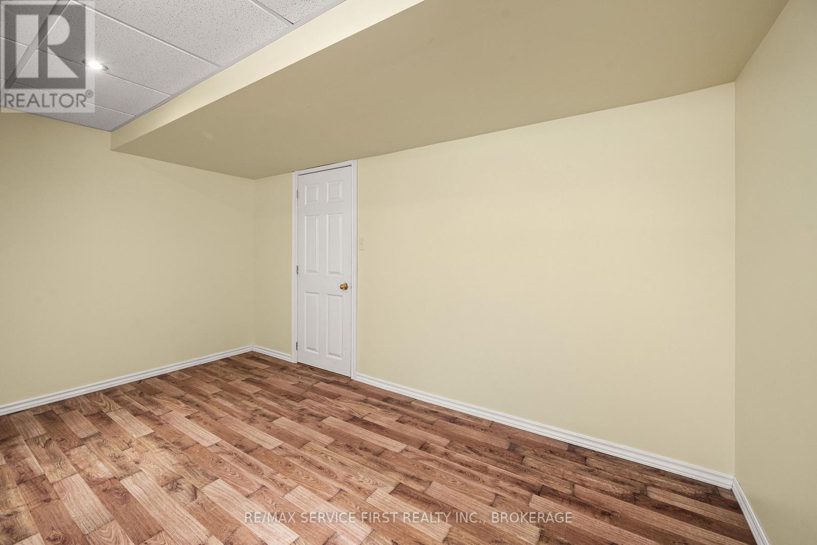 122 BRICELAND STREET - 33