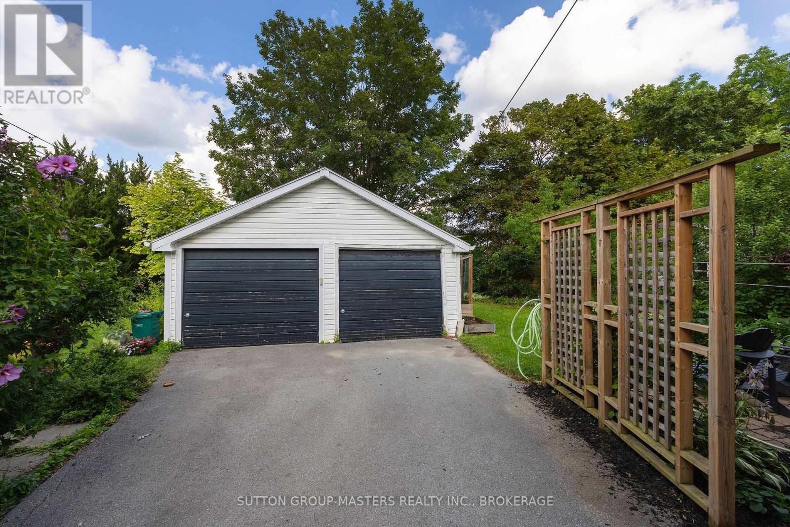 443 COLLEGE STREET - Image 40