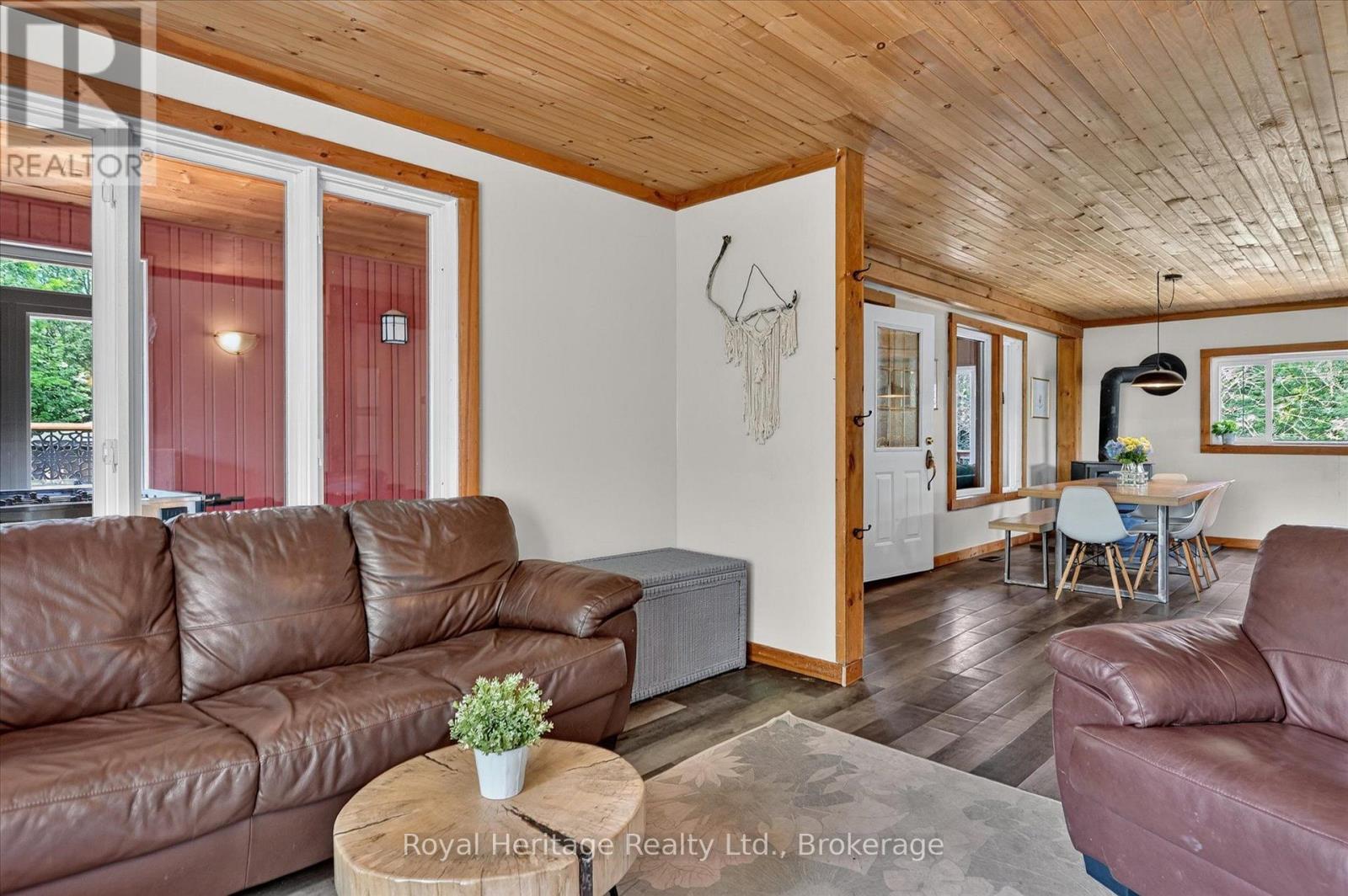 82 KENNEDY DRIVE - Image 25
