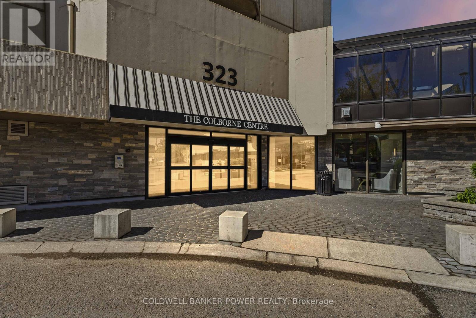 #302 323 COLBORNE STREET - 36