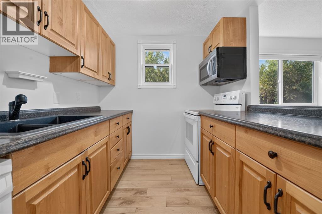 233 4 Street - 9