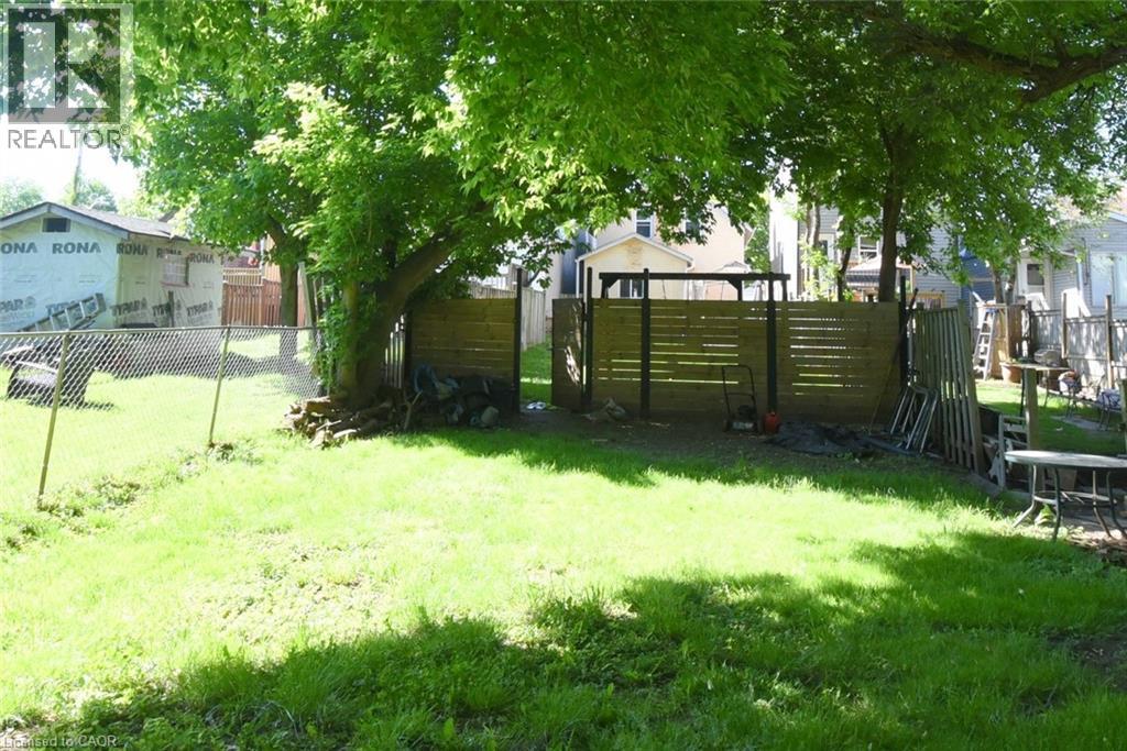 12 WOOD Street W - 17