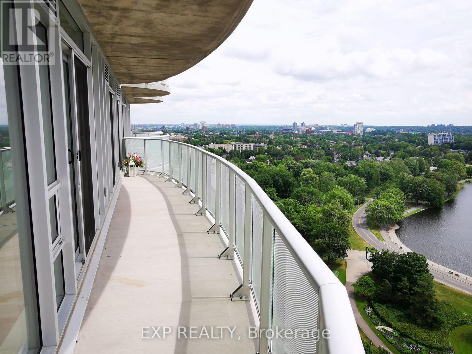 House for Rent in Ottawa – 2005 – 805 CARLING AVENUE, Ottawa – By Peter Sagos - Image 21