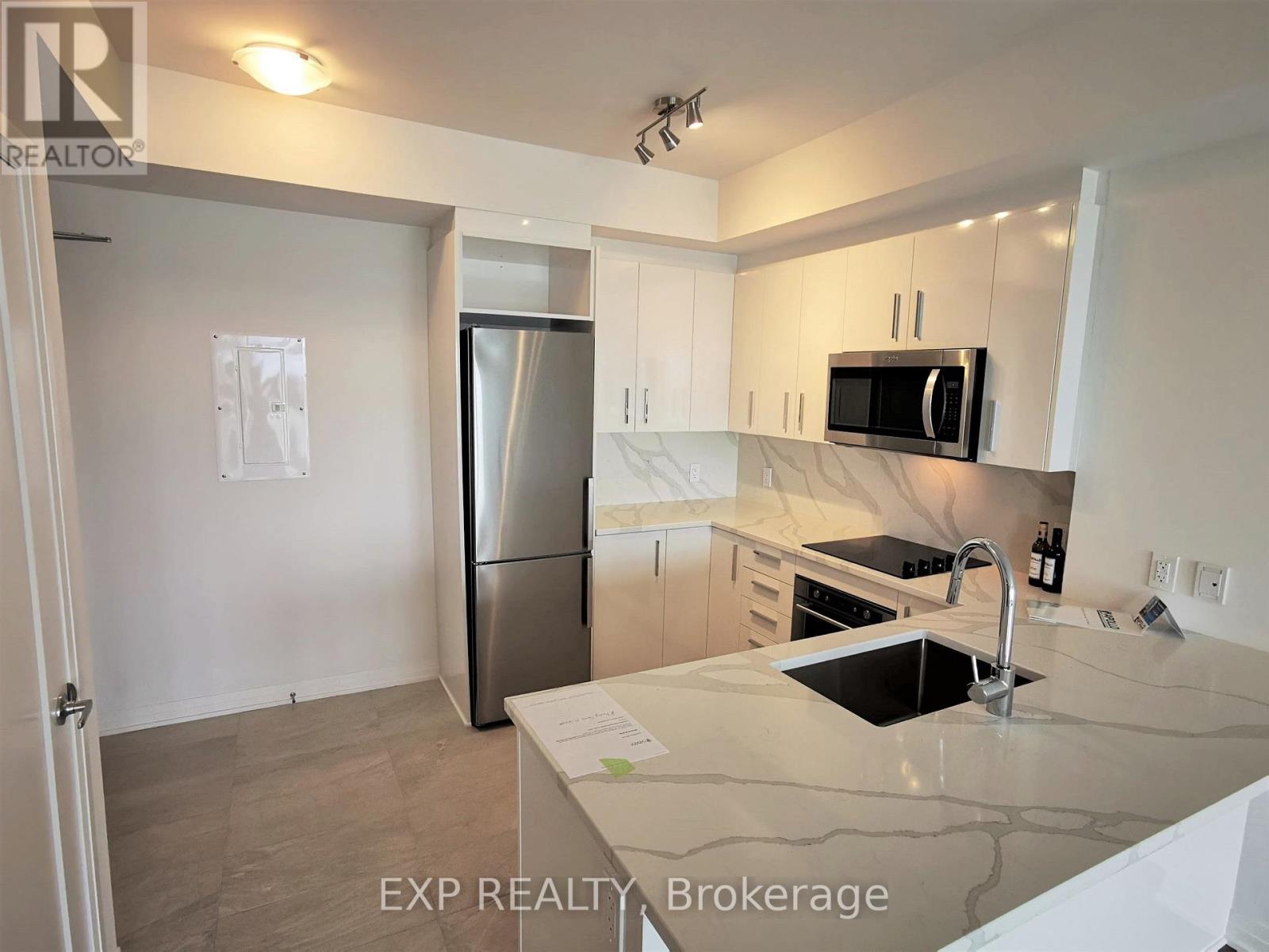 House for Rent in Ottawa – 2005 – 805 CARLING AVENUE, Ottawa – By Peter Sagos - Image 7