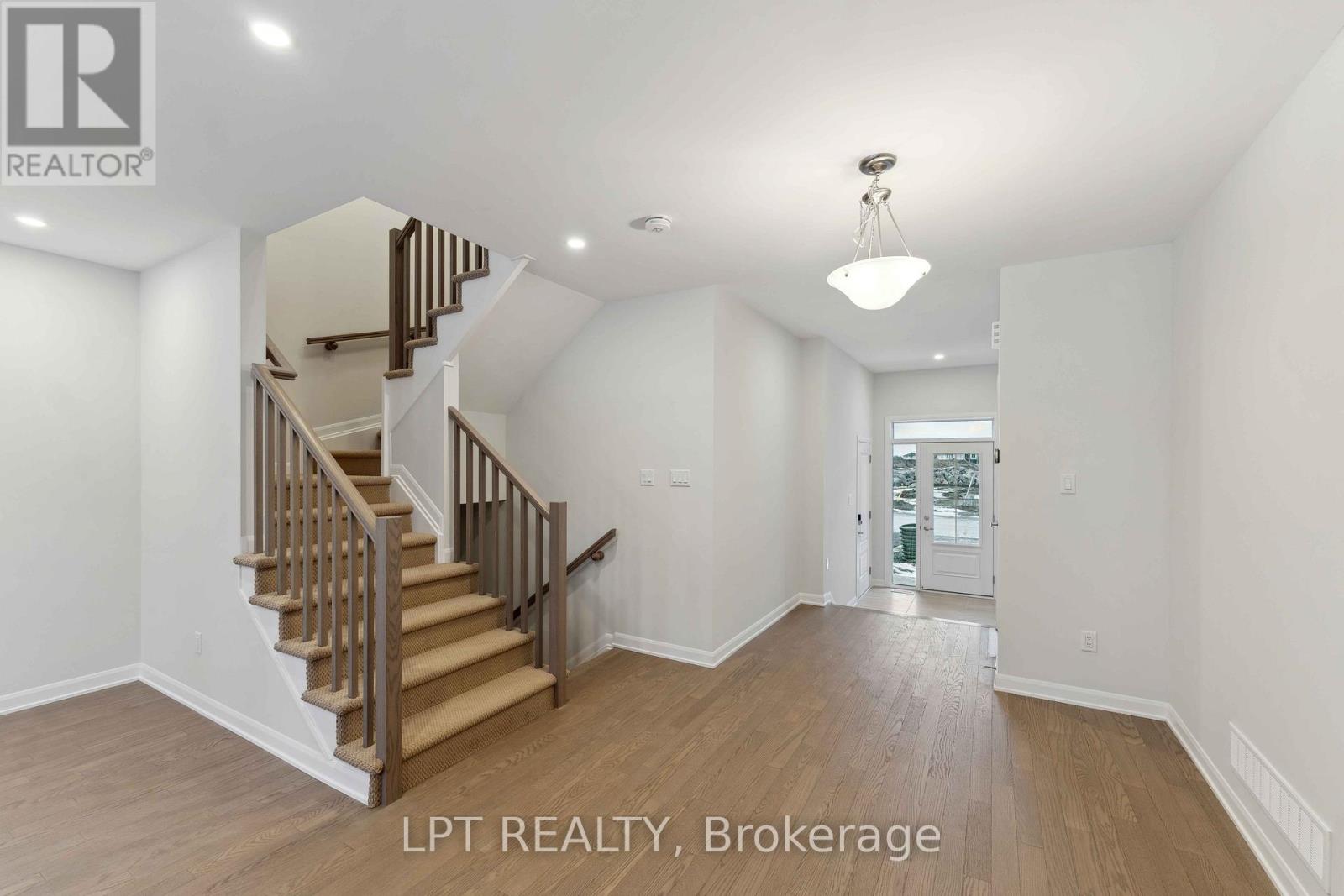 House for Rent in Ottawa – 711 FAIRLINE ROW, Ottawa – By Peter Sagos - Image 9