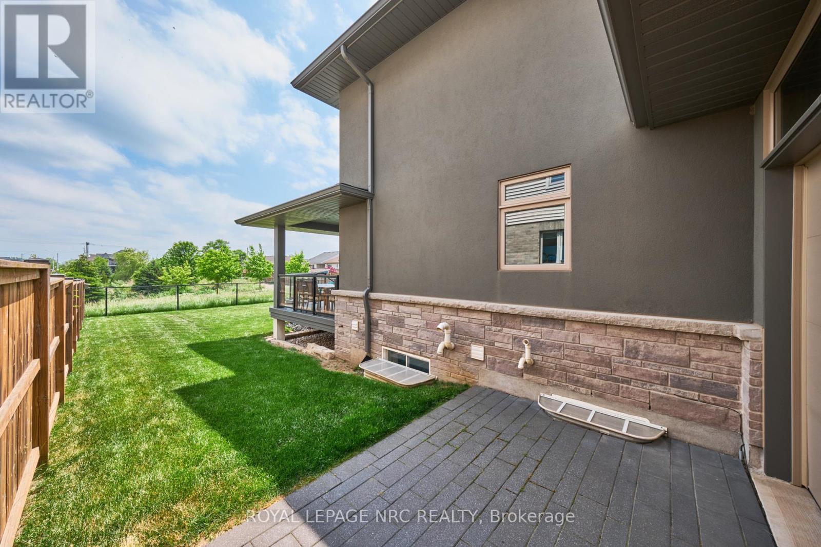 80 DAYS AVENUE - Image 13