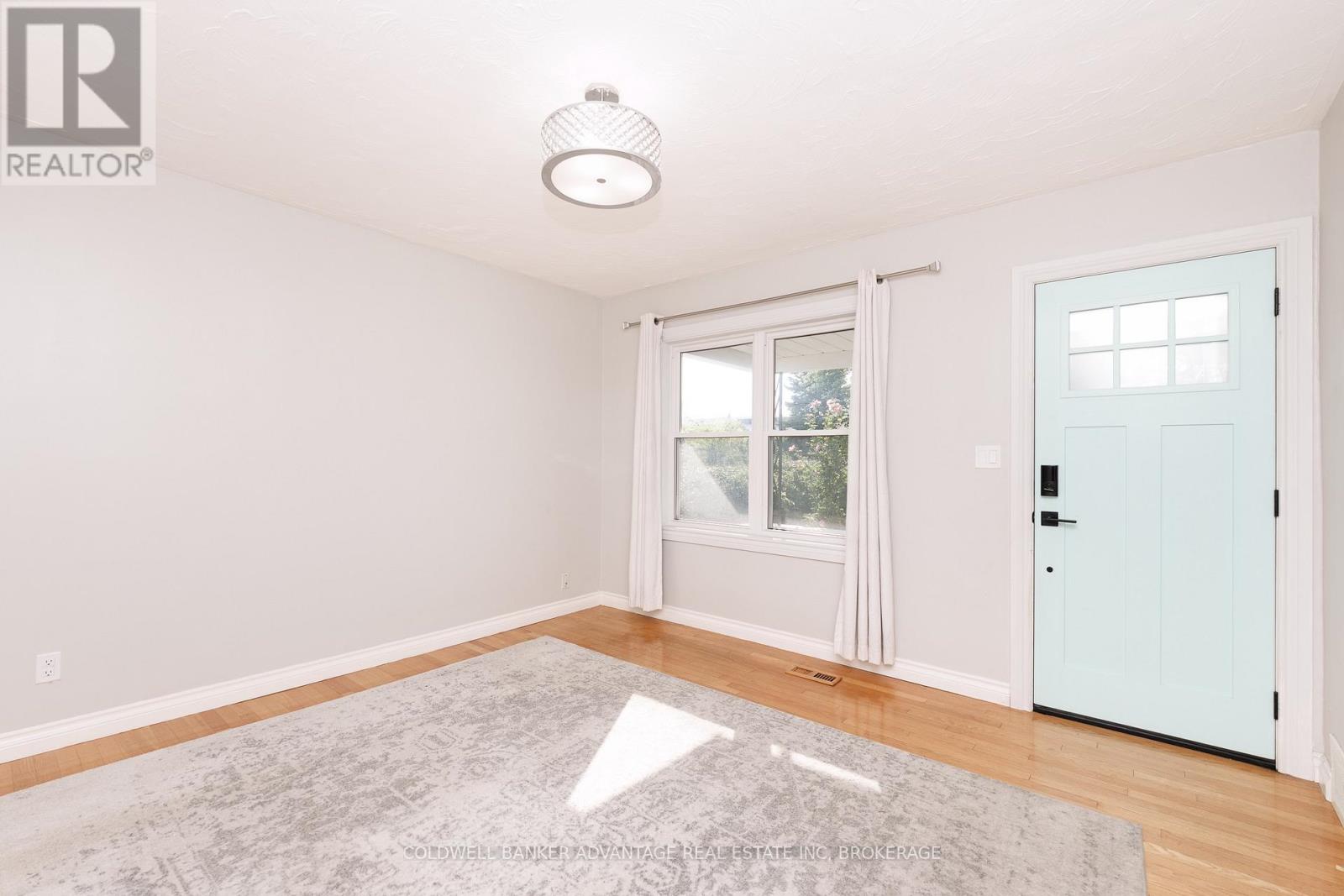 205 ROSS STREET - Image 8