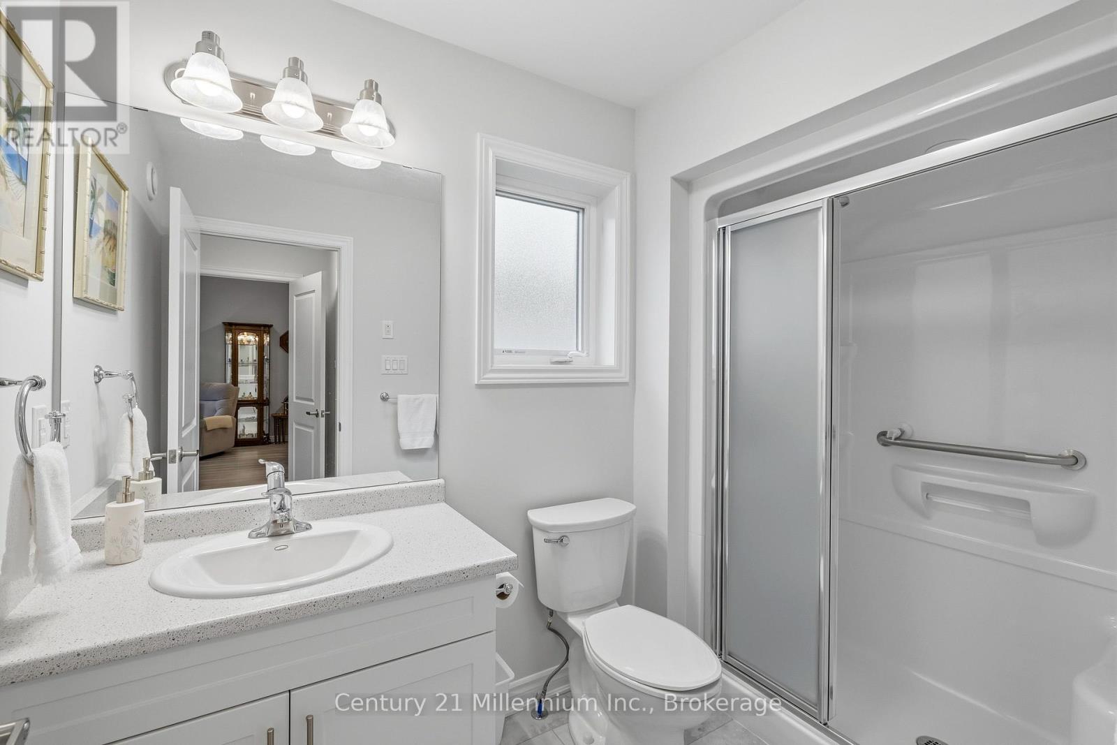 66 IVY CRESCENT - 15