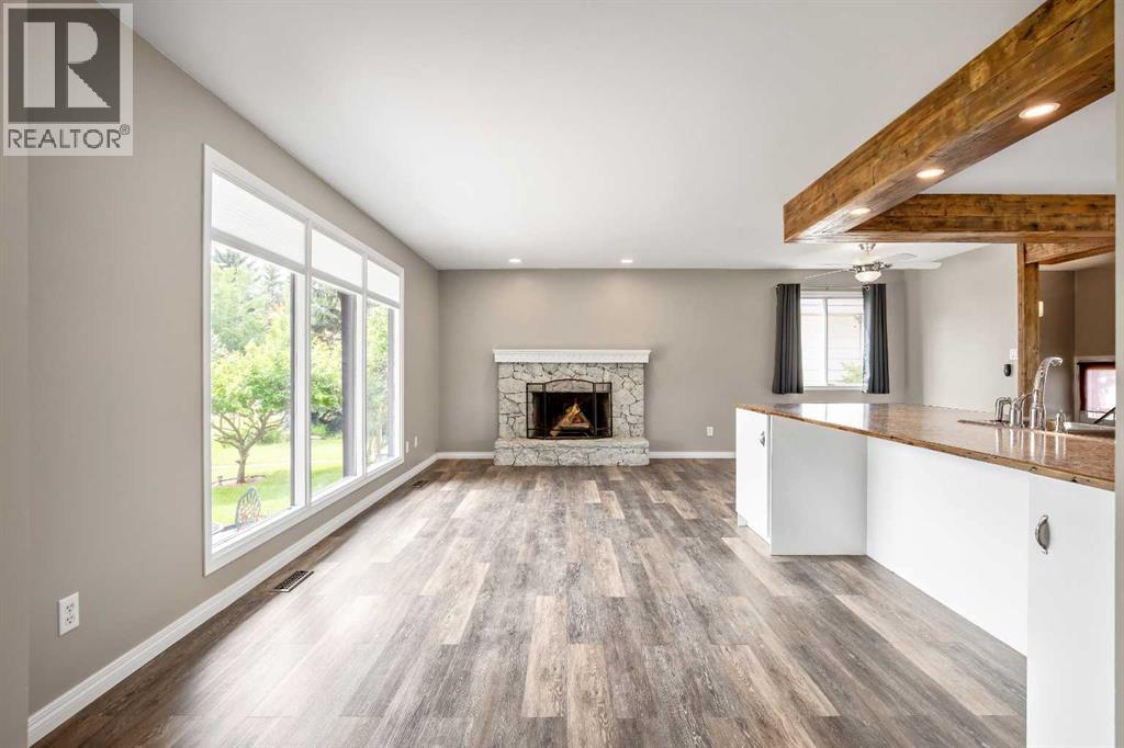 313 4 Street SW, Diamond Valley — photo 2