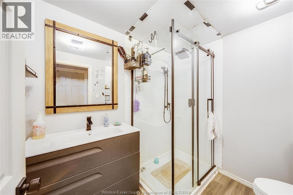 13 HALL STREET North - 15