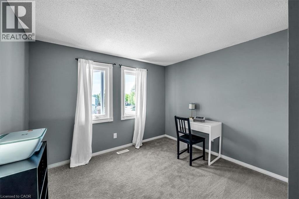 732 BENNETT Crescent - 25