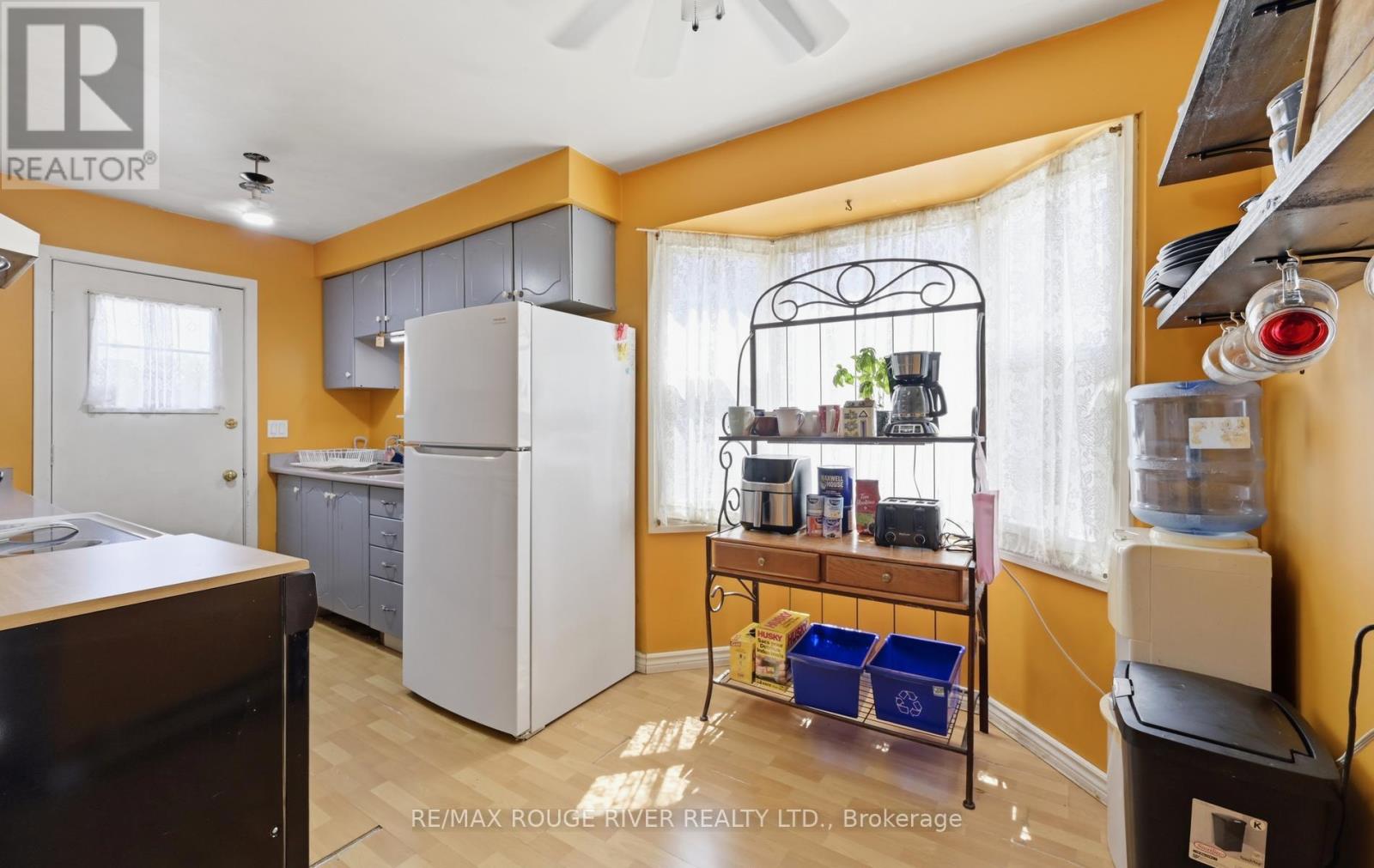 923 GLEN STREET - Image 13
