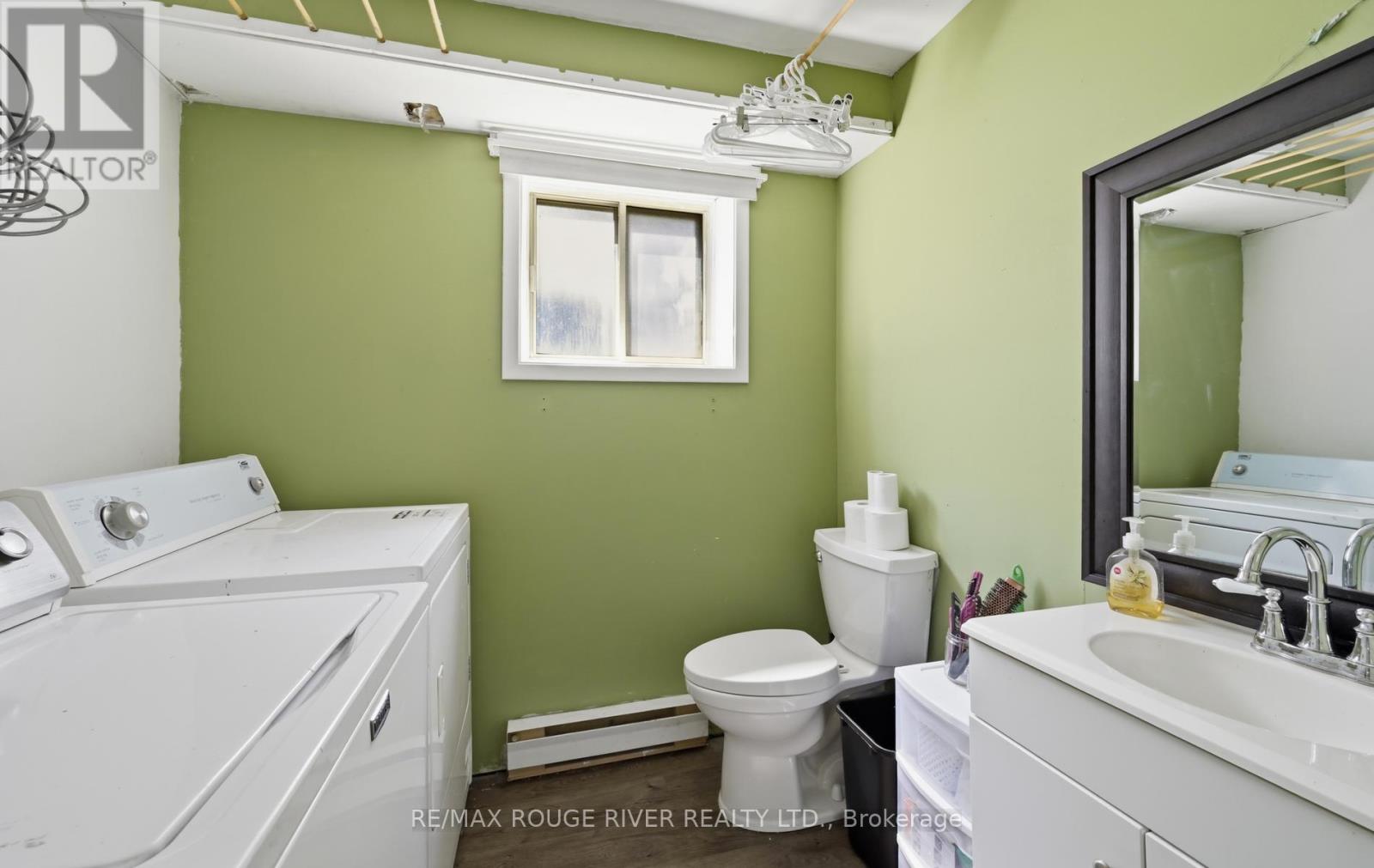 923 GLEN STREET - Image 25
