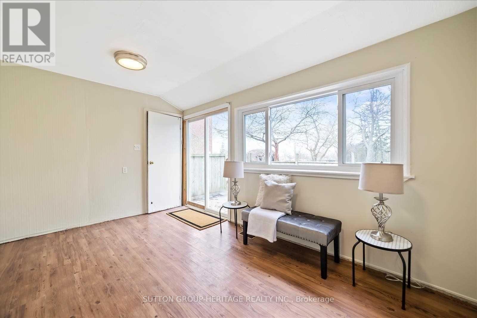 1612 DUFFERIN STREET - 12