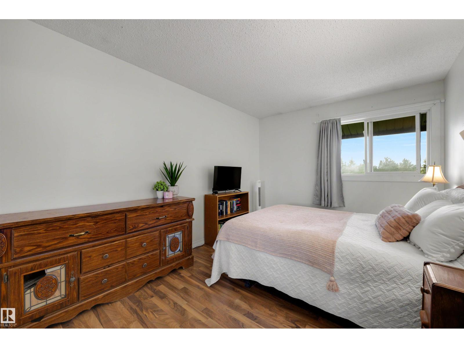 #10 2816 116 ST NW - 17
