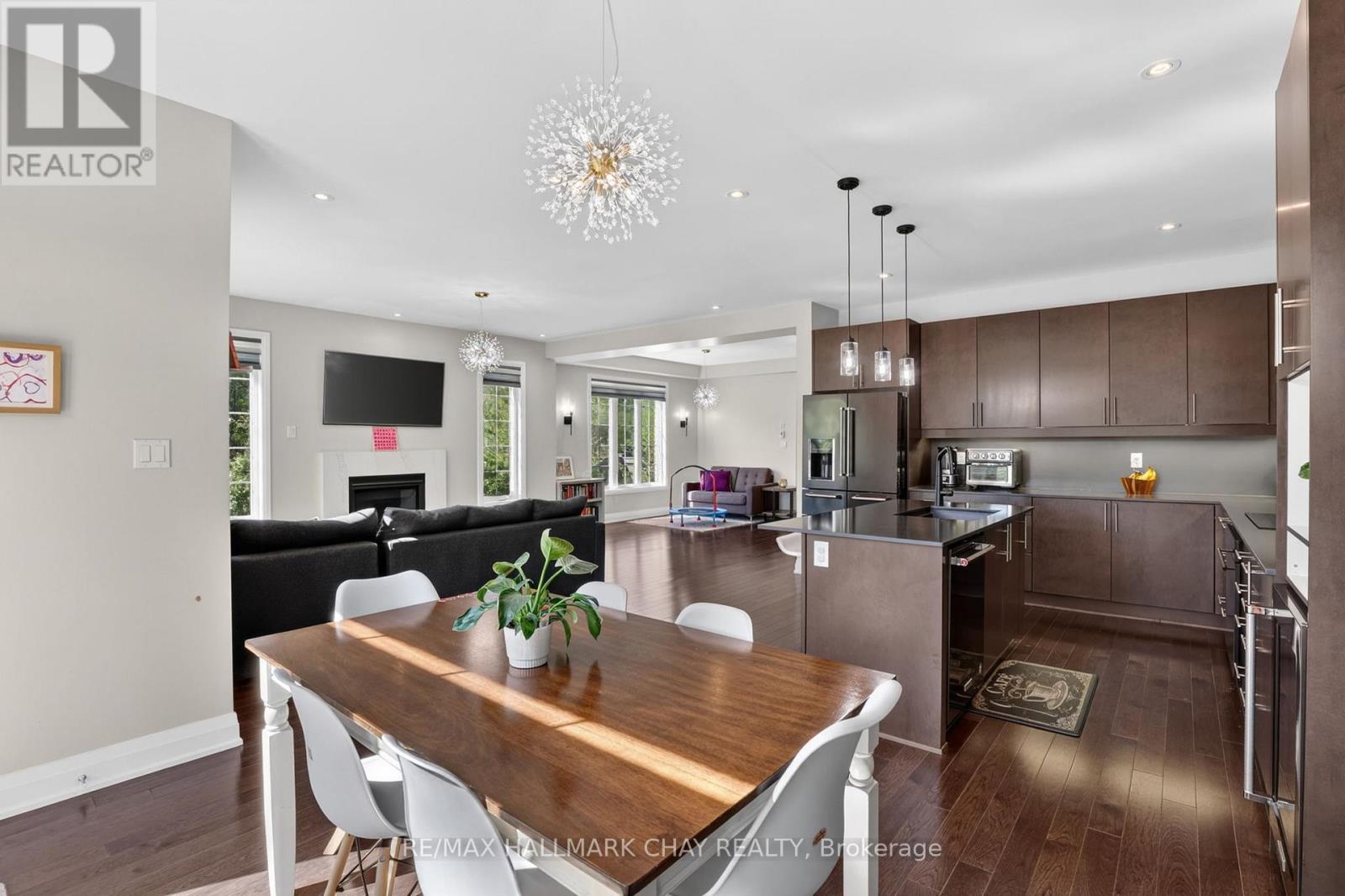 43 WALLS CRESCENT - 17