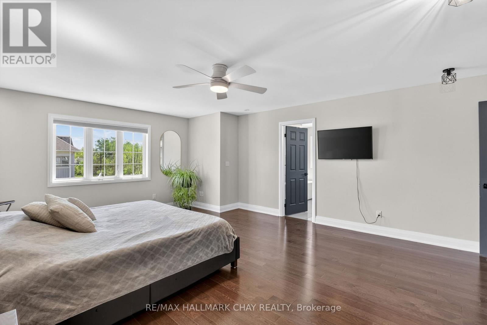 43 WALLS CRESCENT - 32