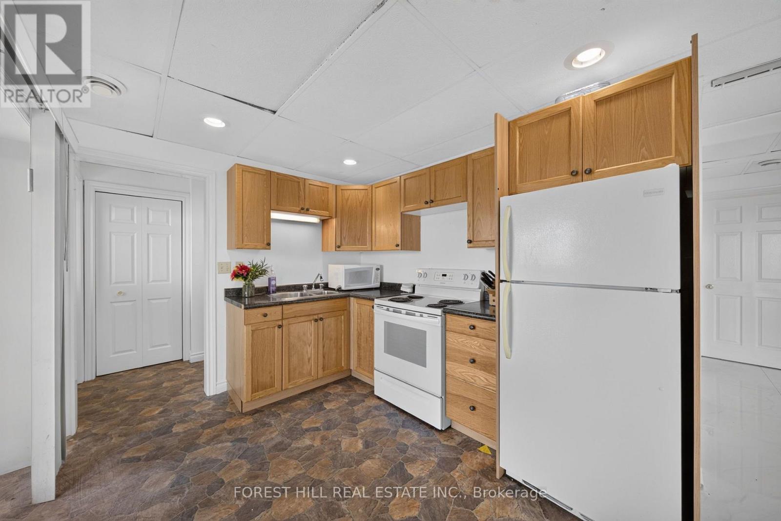 2999 LAKESIDE DRIVE - 19