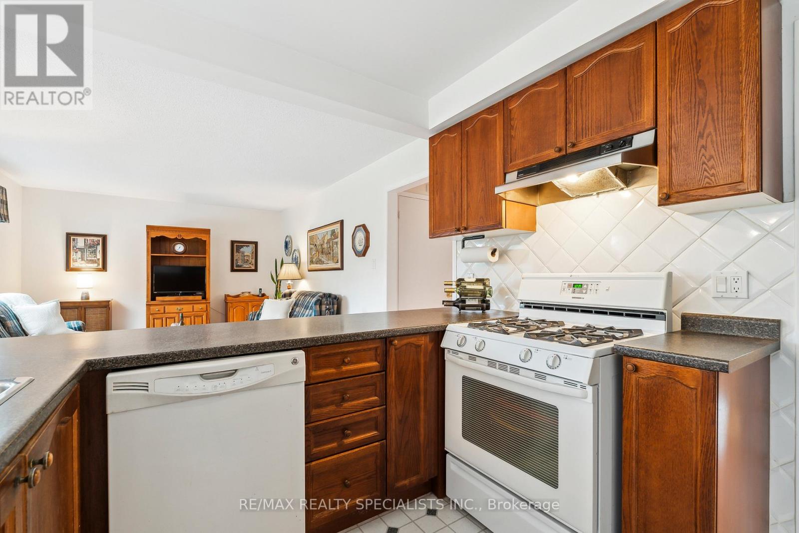22 LAMONT CREEK DRIVE - Image 13