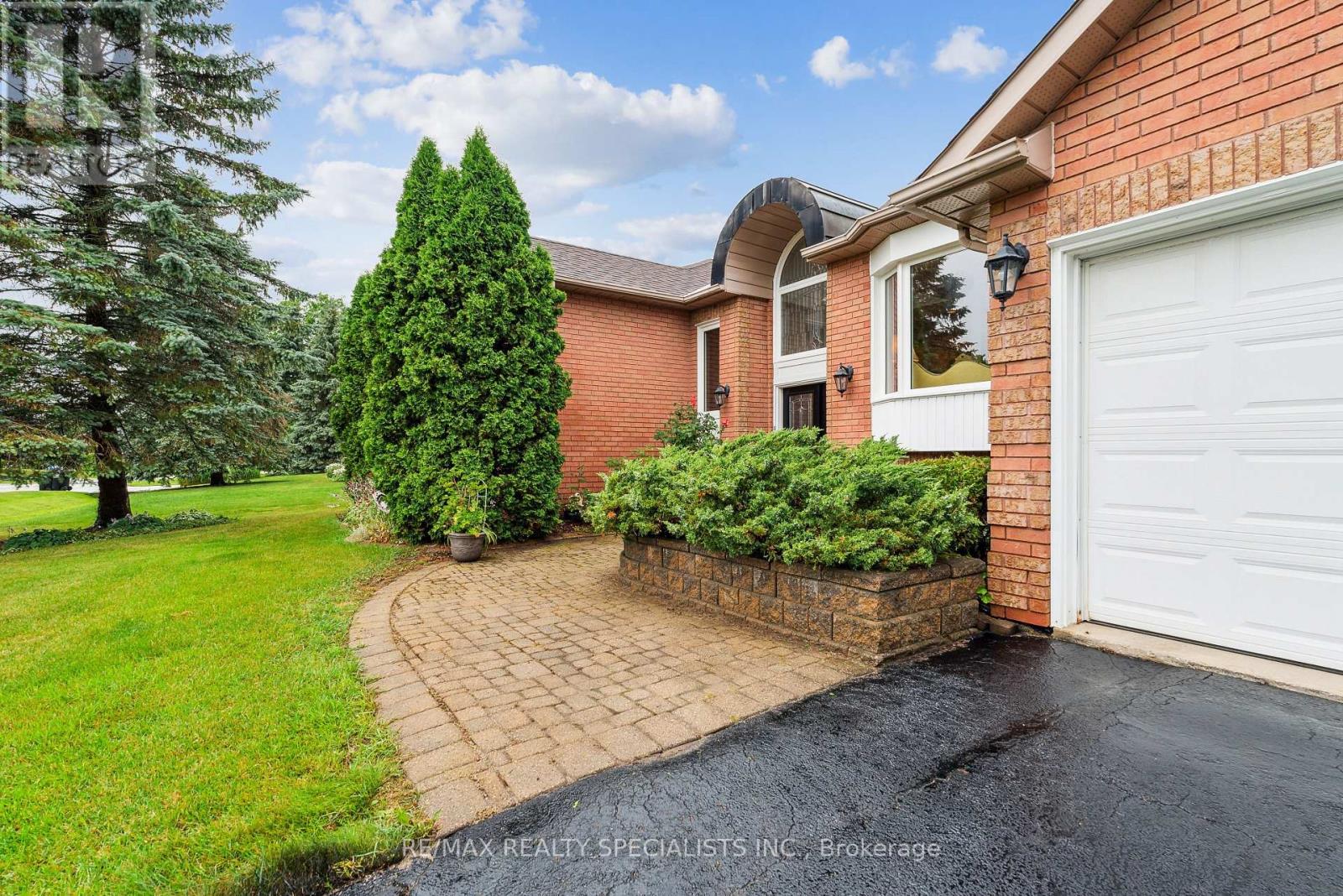 22 LAMONT CREEK DRIVE - 3