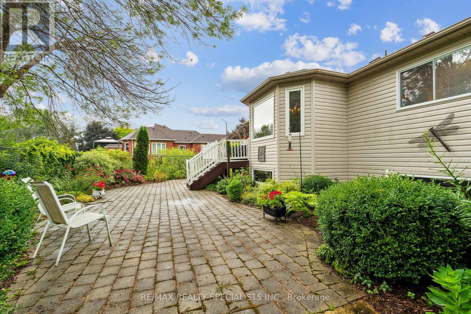 22 LAMONT CREEK DRIVE - 32