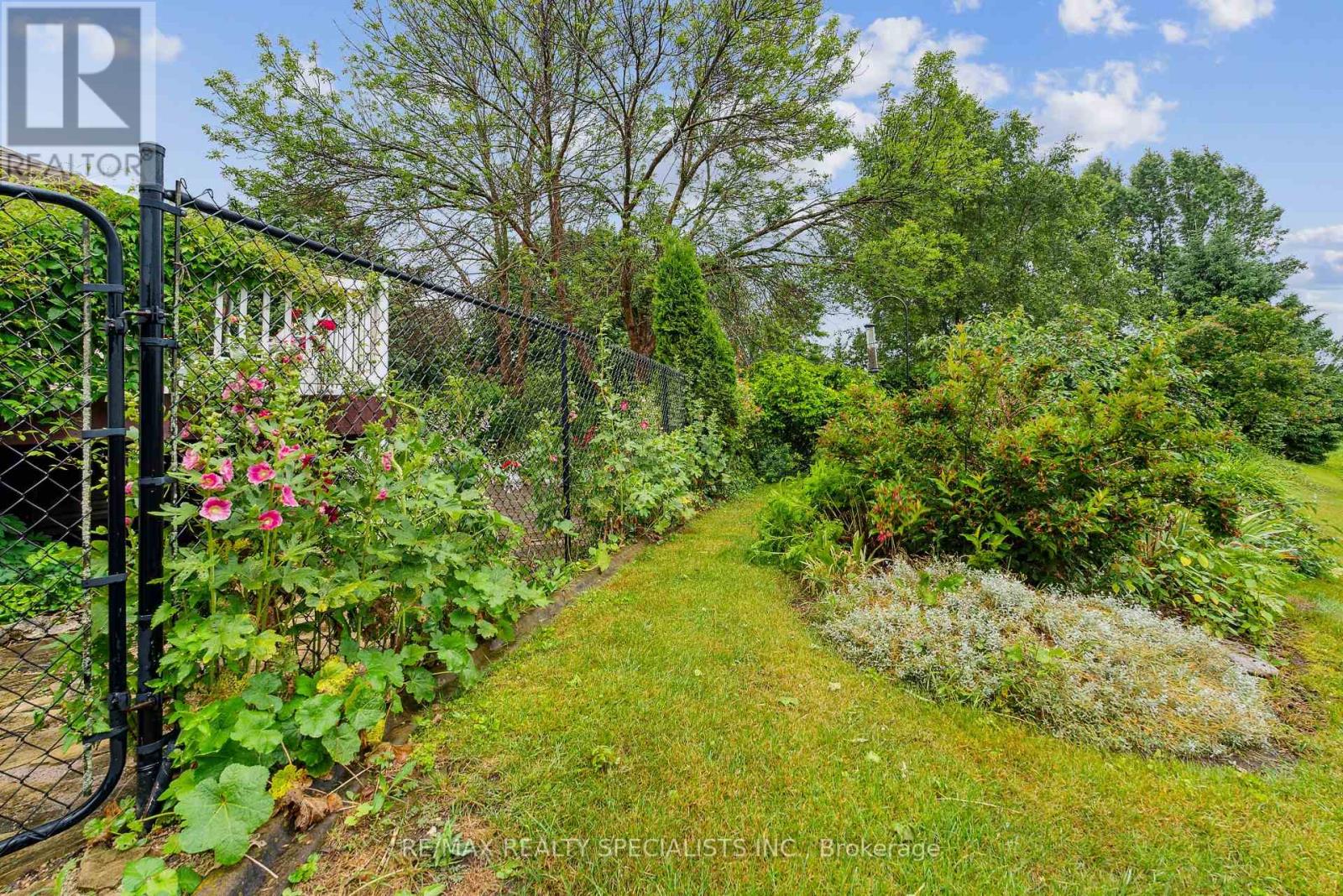 22 LAMONT CREEK DRIVE - Image 33