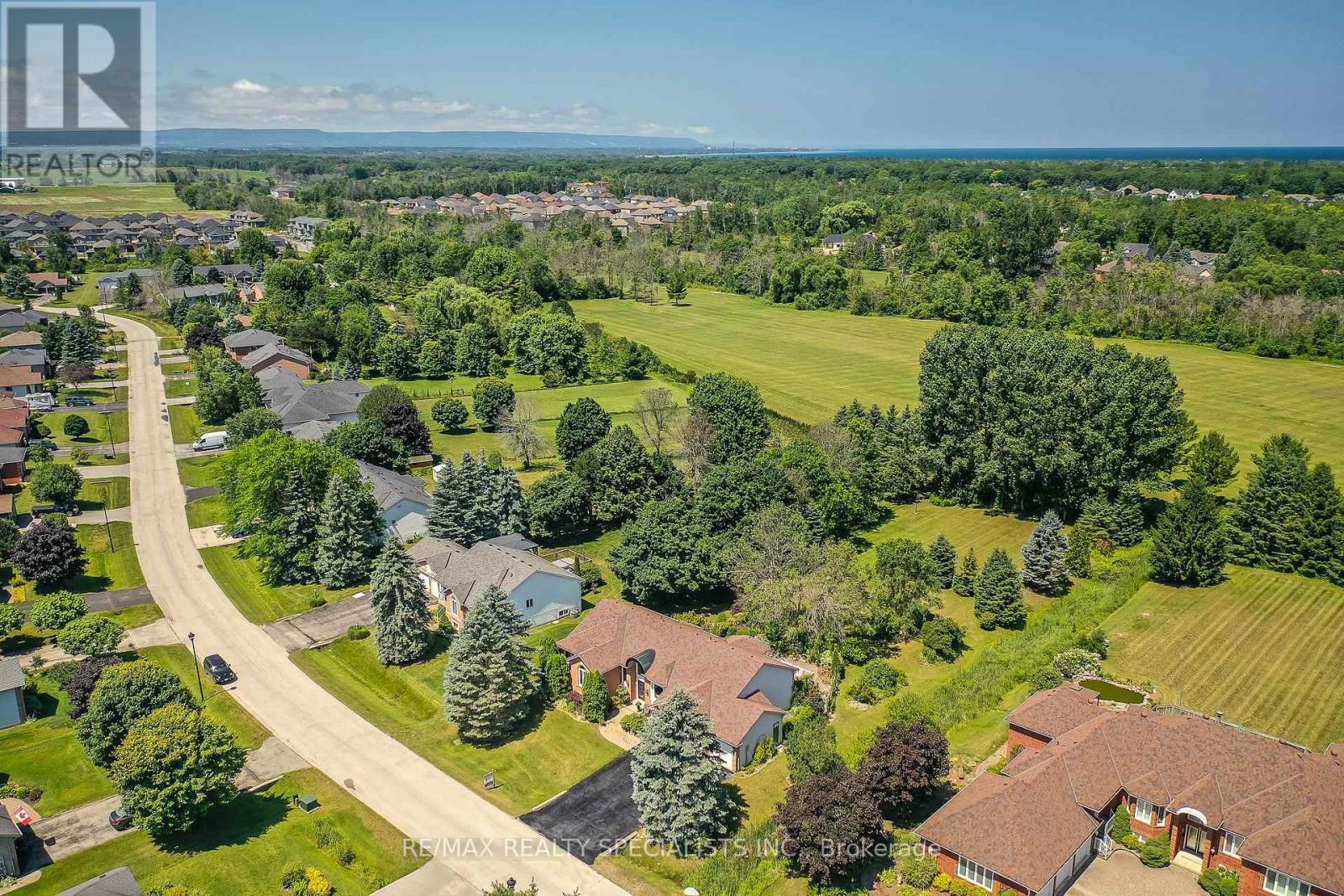 22 LAMONT CREEK DRIVE - 39