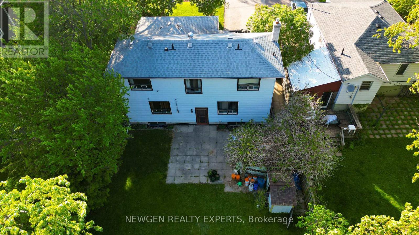 1070 PELHAM AVENUE - 27