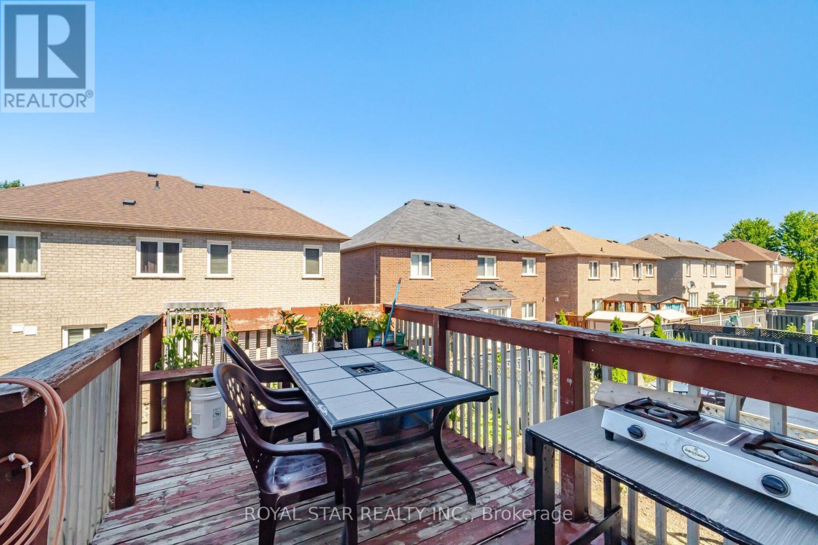 18 SUMMER MIST COURT - 16