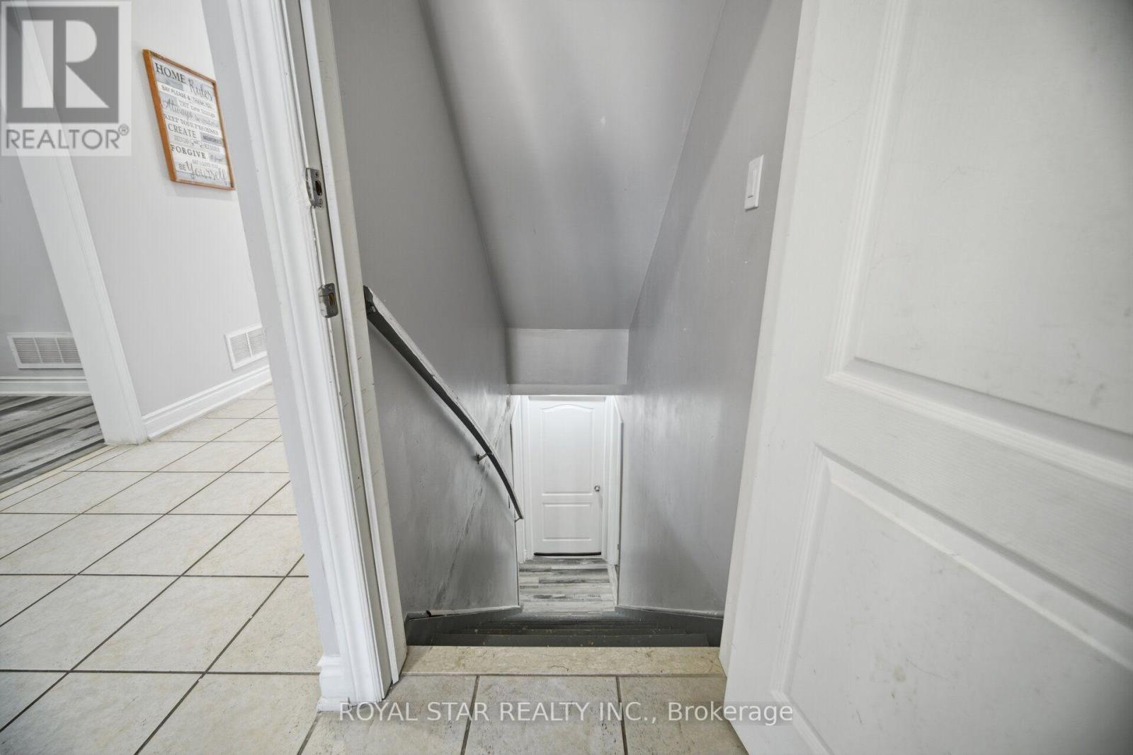 18 SUMMER MIST COURT - 36