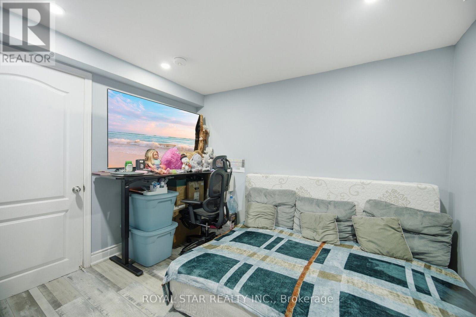 18 SUMMER MIST COURT - 43